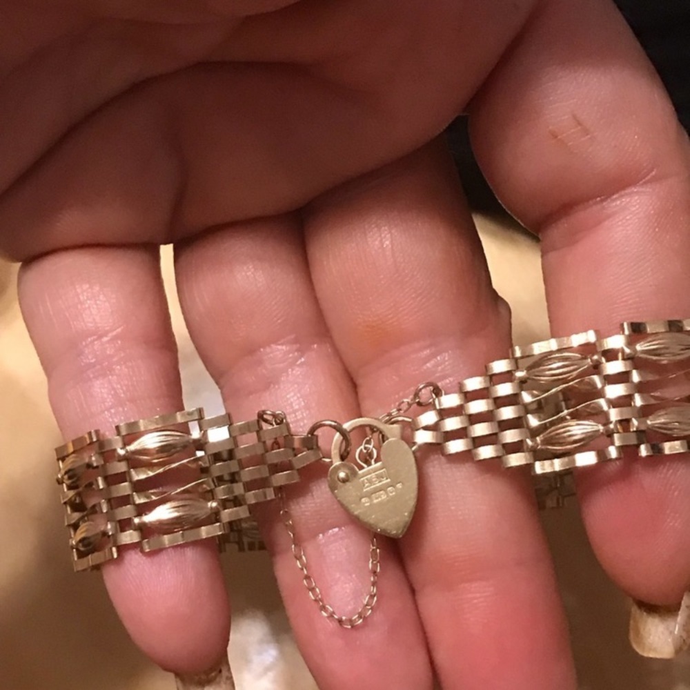 9kt RARE yellow gold padlock vintage bracelet